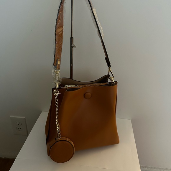 Shoulder bag with bonus coin wallet - Picture 4 of 7